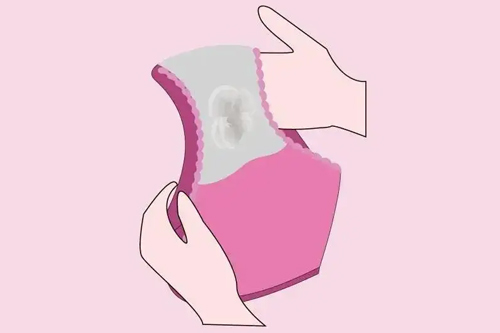 白色带有褐色分泌物正常吗 白色带有褐色分泌物正常吗